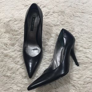 Nine West Solid Black Pump Point Closed Toe